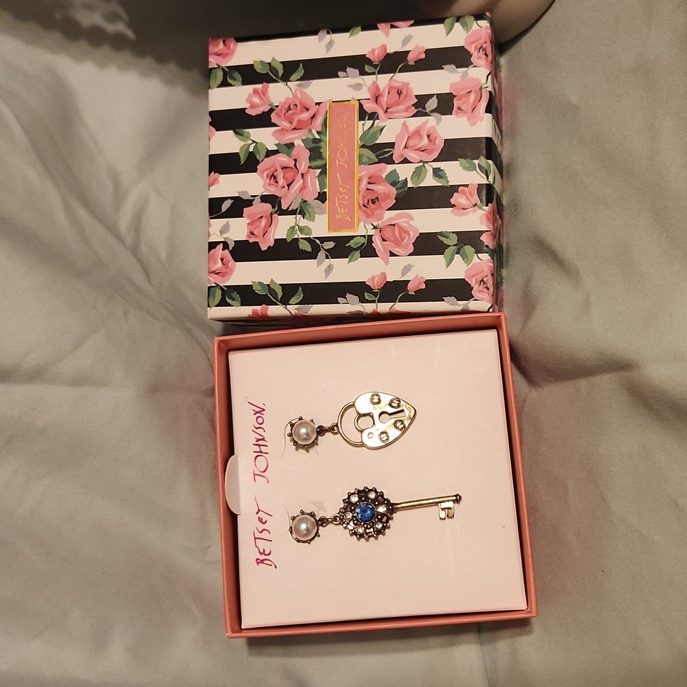 Betsey Johnson Padlock & Key dangling earrings